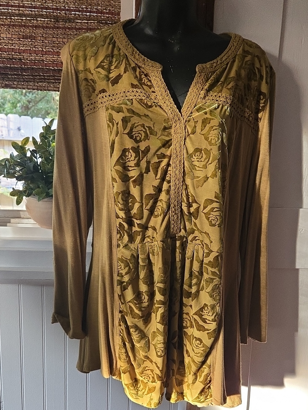 Hannah Olive Green Floral Crochet-Trim Tunic